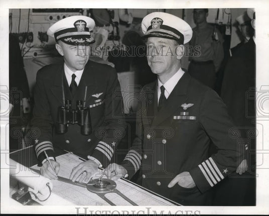 1941 Press Photo Commander JR Dudley & Captain FC Sherman on Lexington - Historic Images