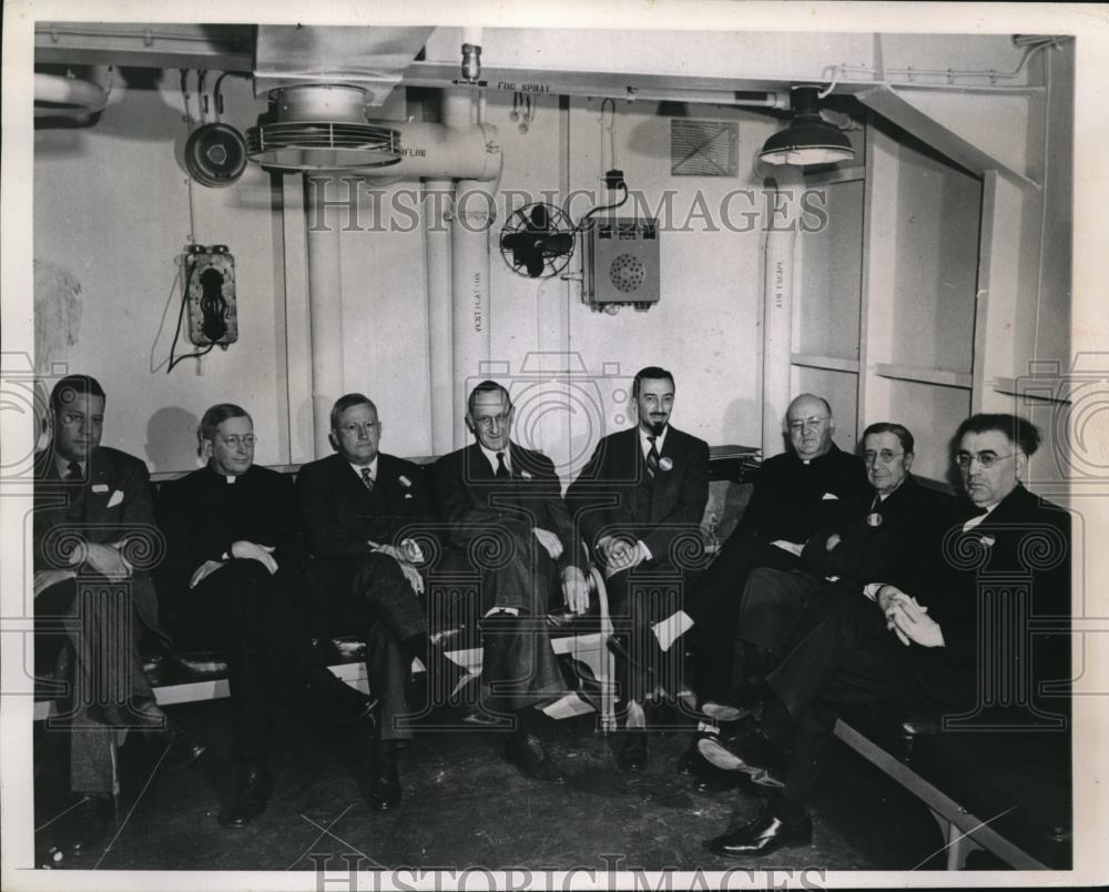 1946 Press Photo Rabbi Abba Hilliel Silver on the USS Tarava - Historic Images