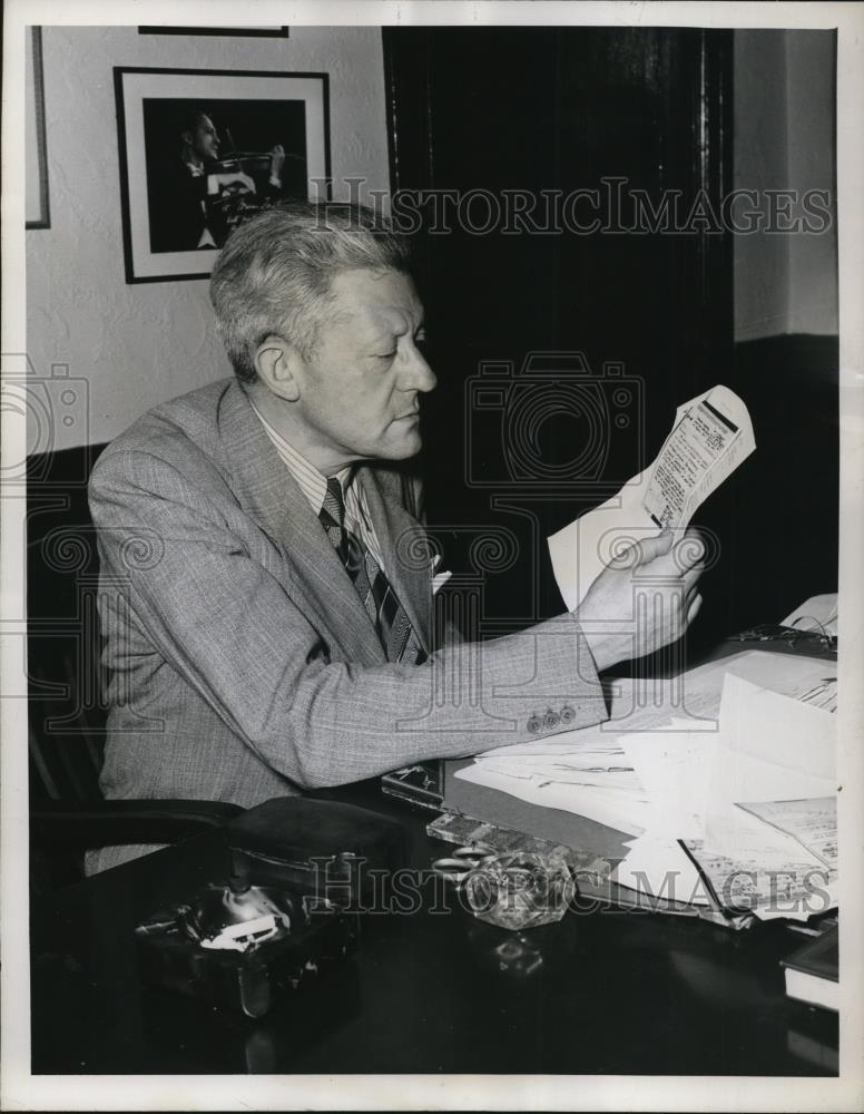 1945 Press Photo Artur Rodzinski Top Conductor in US - Historic Images