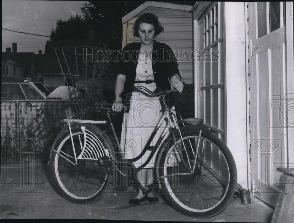 1958 Press Photo Beverly Potts - Historic Images
