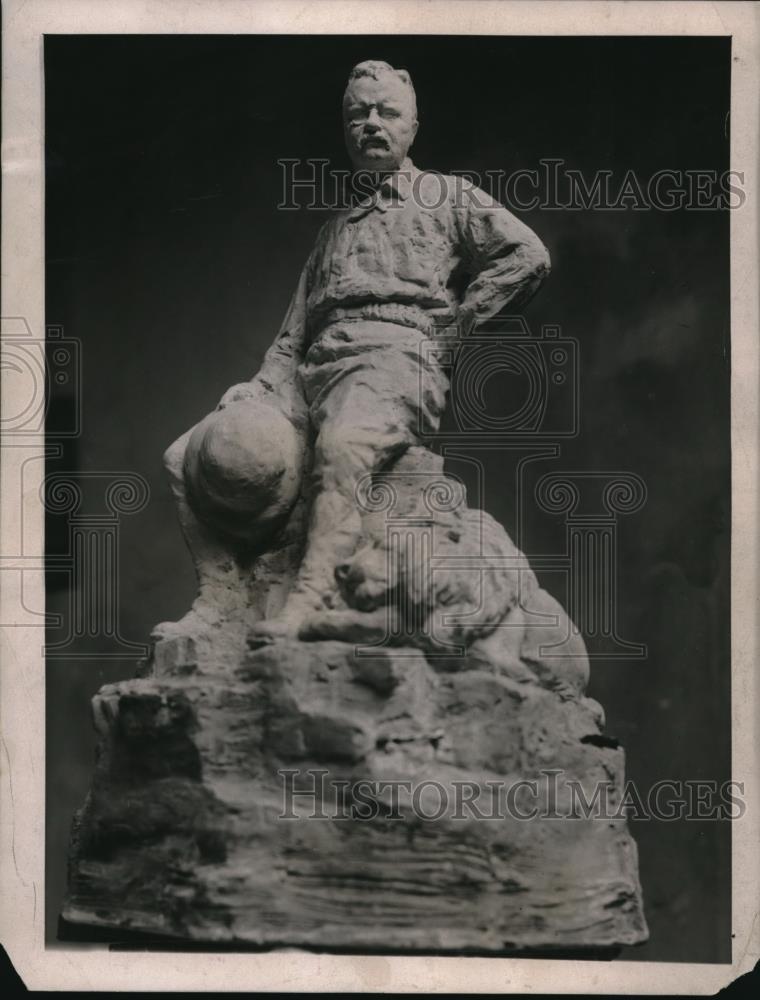 1922 Press Photo Roosevelt Statue - Historic Images