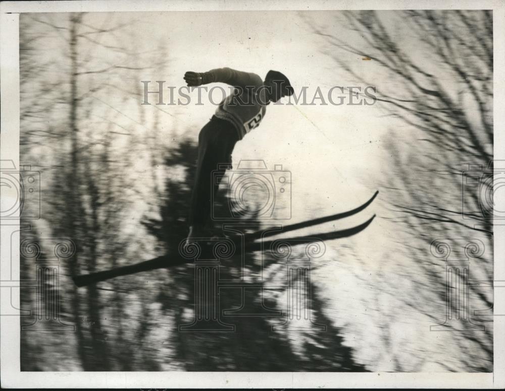 1932 Press Photo The perfect ski jump by Ernesto Zardini of Italy - nes24431 - Historic Images