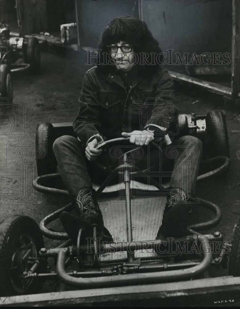 1965 Press Photo Peter Sellers stars in What's New Pussycat - Historic Images