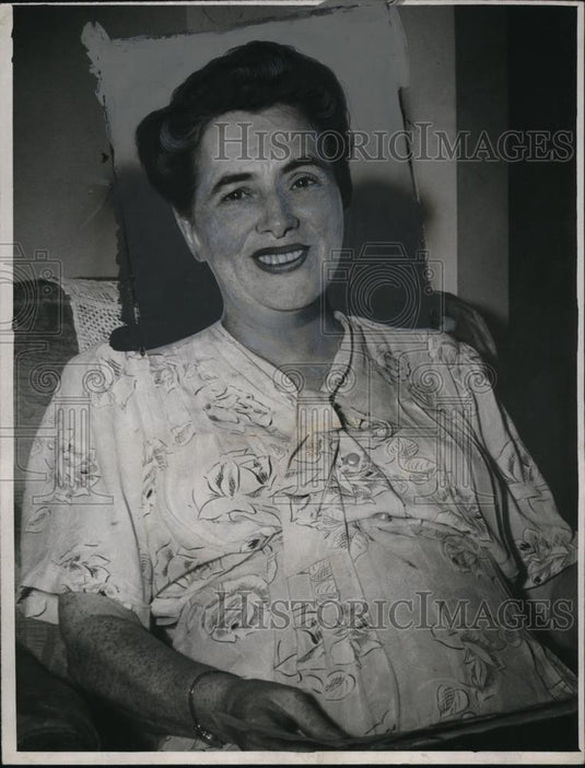 1946 Press Photo Mrs Robert K Beach Designer of City Flag - Historic Images