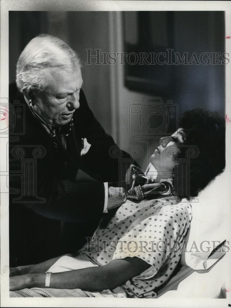 1981 Press Photo Harold Russell - Historic Images