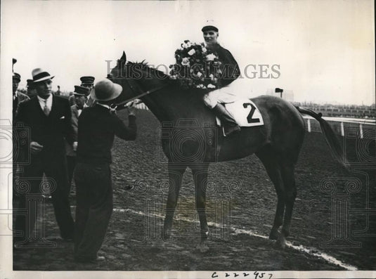 1933 Press Photo Hoops owned by Samuel Gorbet wins Sportmans Park Inaugural - Historic Images