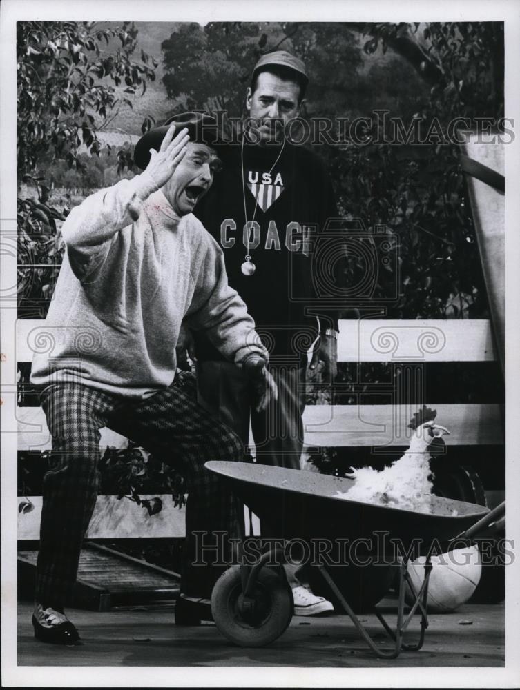 1967 Press Photo Red Skelton &amp; Tennessee Ernie Ford - Historic Images