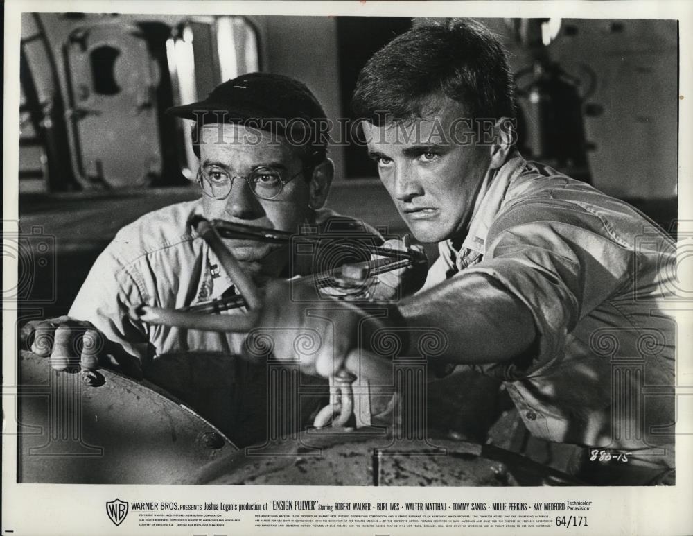 Press Photo Robert Walker in Ensign Pulver - Historic Images