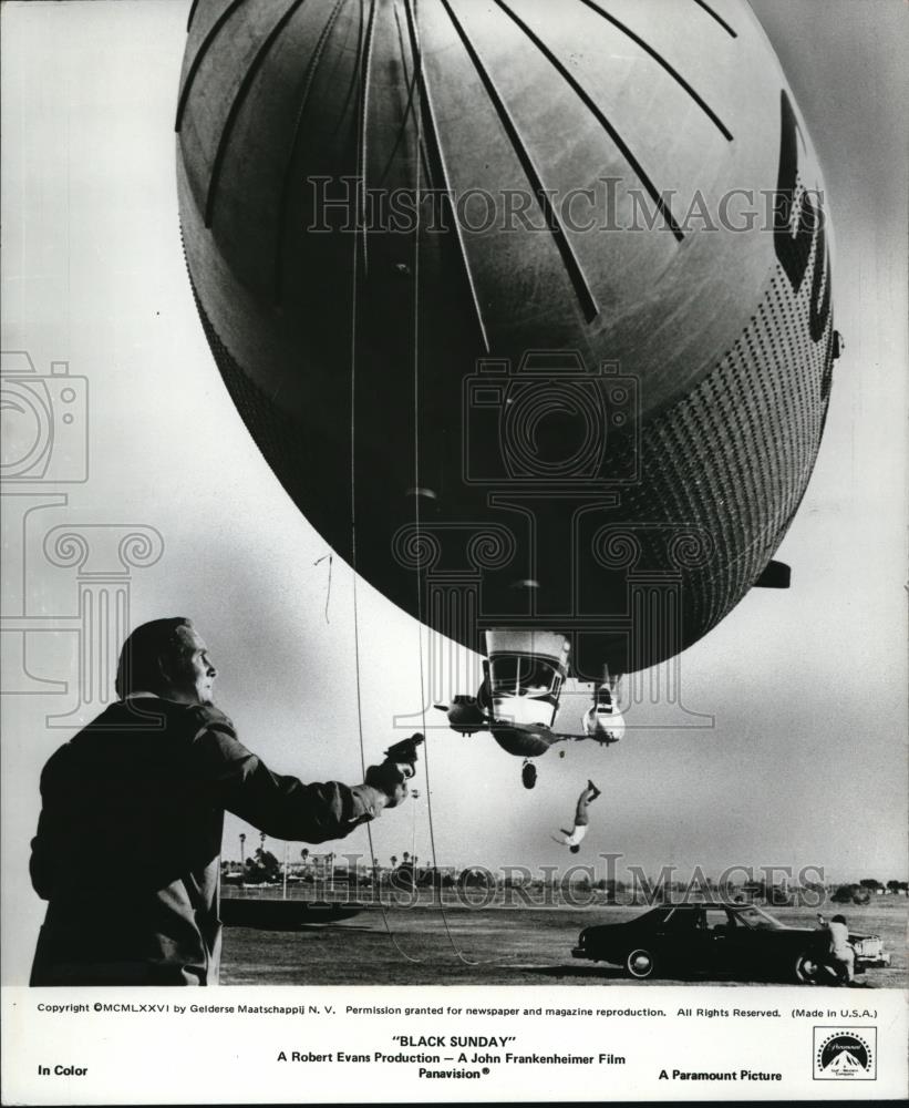 1977 Press Photo Robert Shaw in Black Sunday - Historic Images