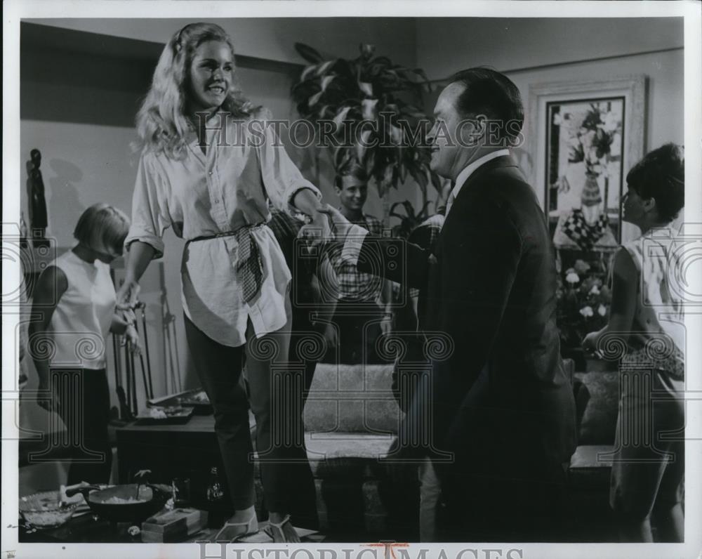 1965 Press Photo Tuesday Weld, Bob Hope in I&#39;ll Take Sweden - Historic Images