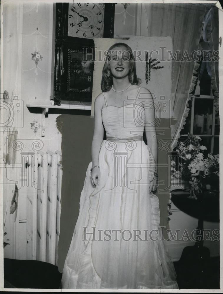 1947 Press Photo Martha Sherwin, Waite Hill - Historic Images