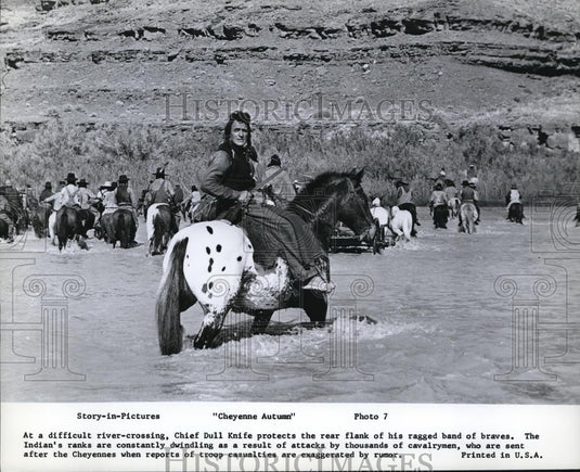 1965 Press Photo Gilbert Roland in Cheyenne Autumn - Historic Images