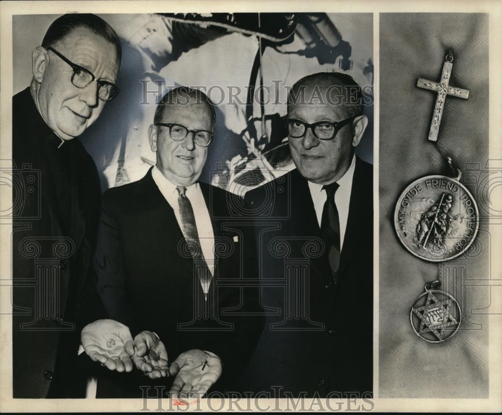 1965 Press Photo Edward H White Astronaut, Monsignor John Gorman - Historic Images