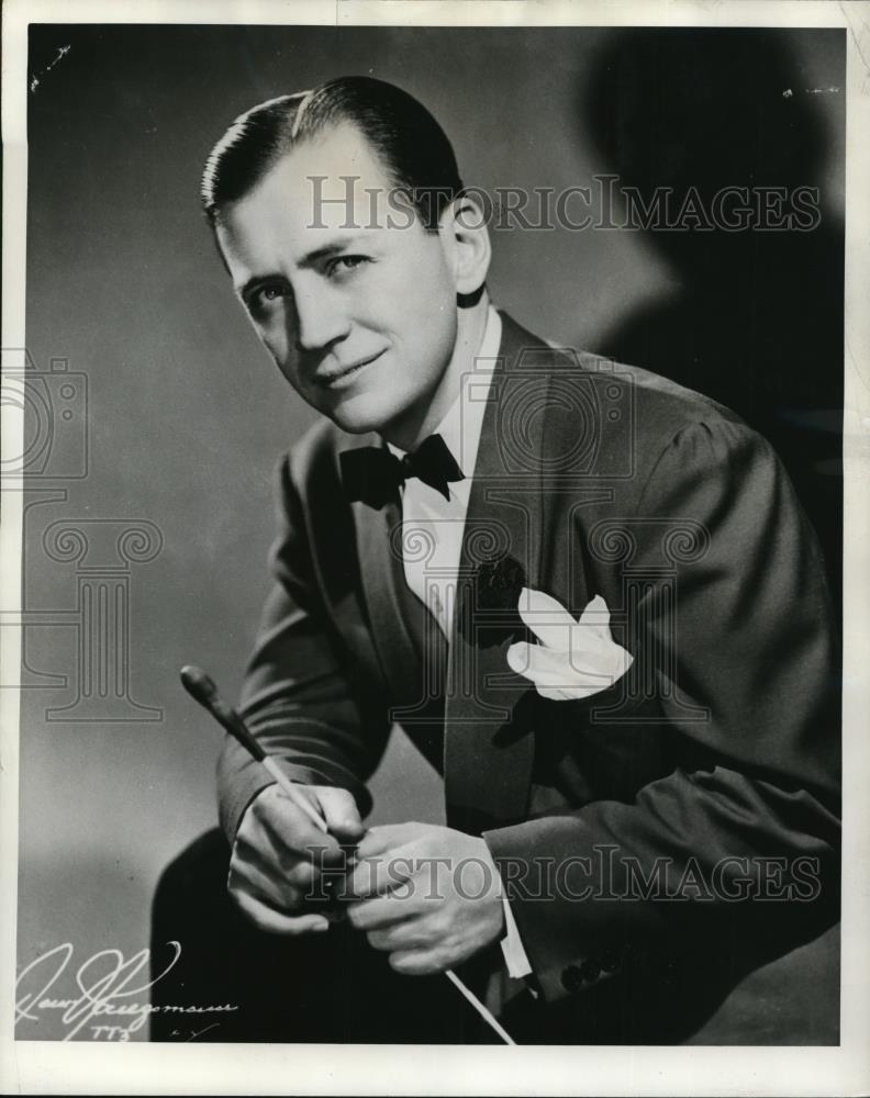 1944 Press Photo Conductor Tommy Tucker - Historic Images