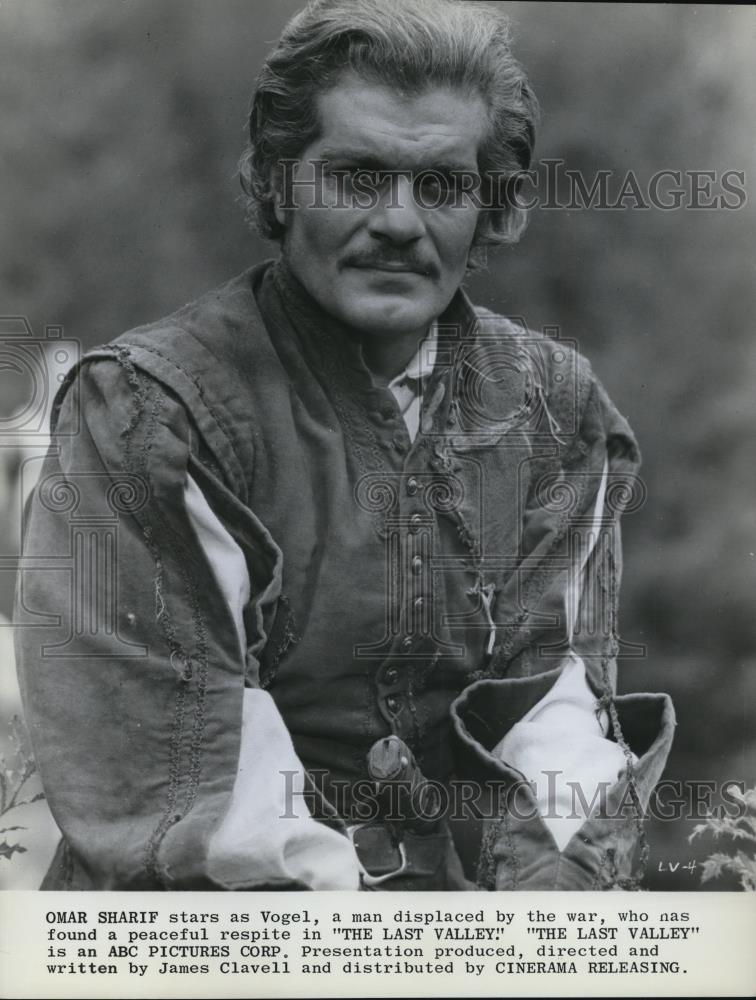 1971 Press Photo Omar Sharif in The Last Valley - Historic Images