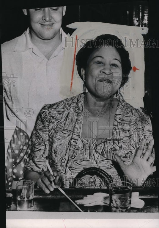 1955 Press Photo Mrs Robert Bell Injured in Car Bombing - Historic Images