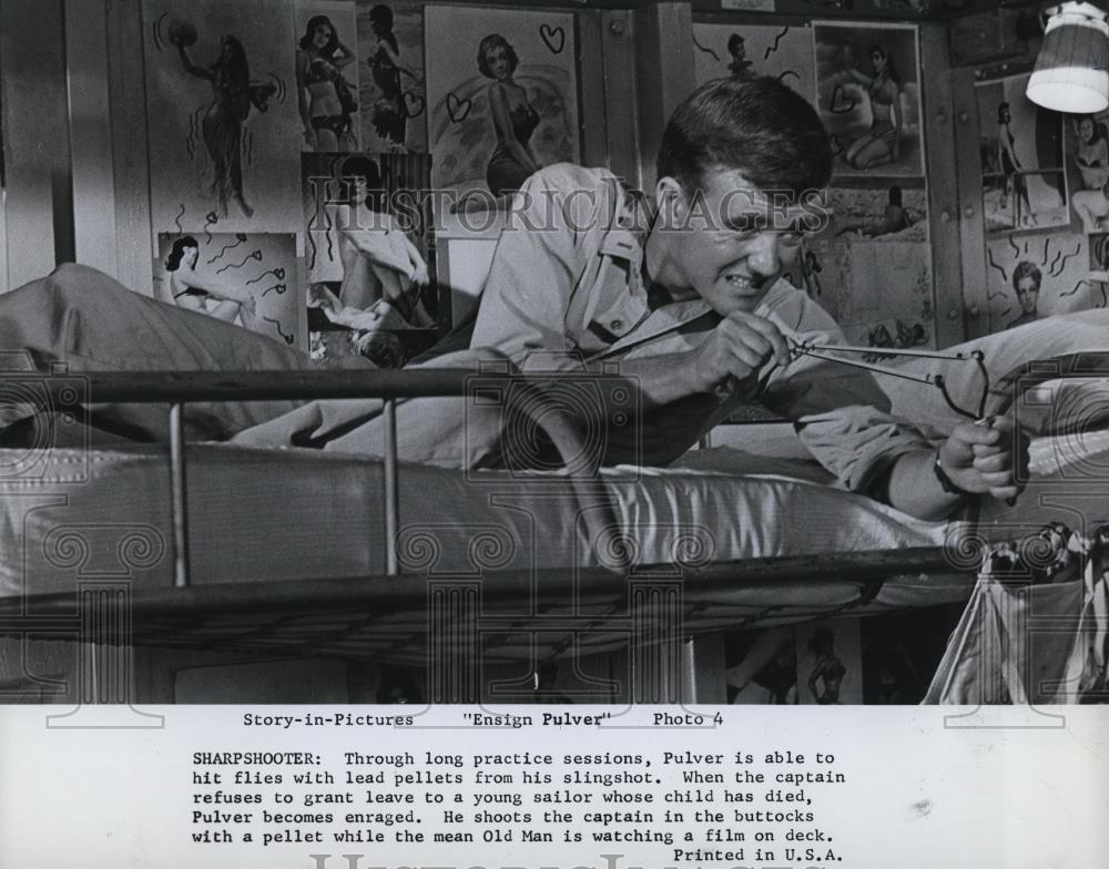 1964 Press Photo Robert Walker in Ensign Pulver - Historic Images