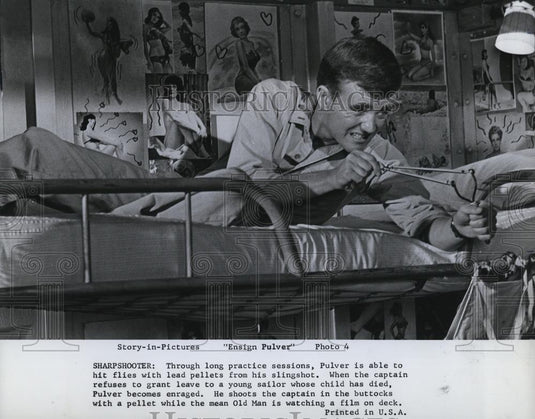 1964 Press Photo Robert Walker in Ensign Pulver - Historic Images