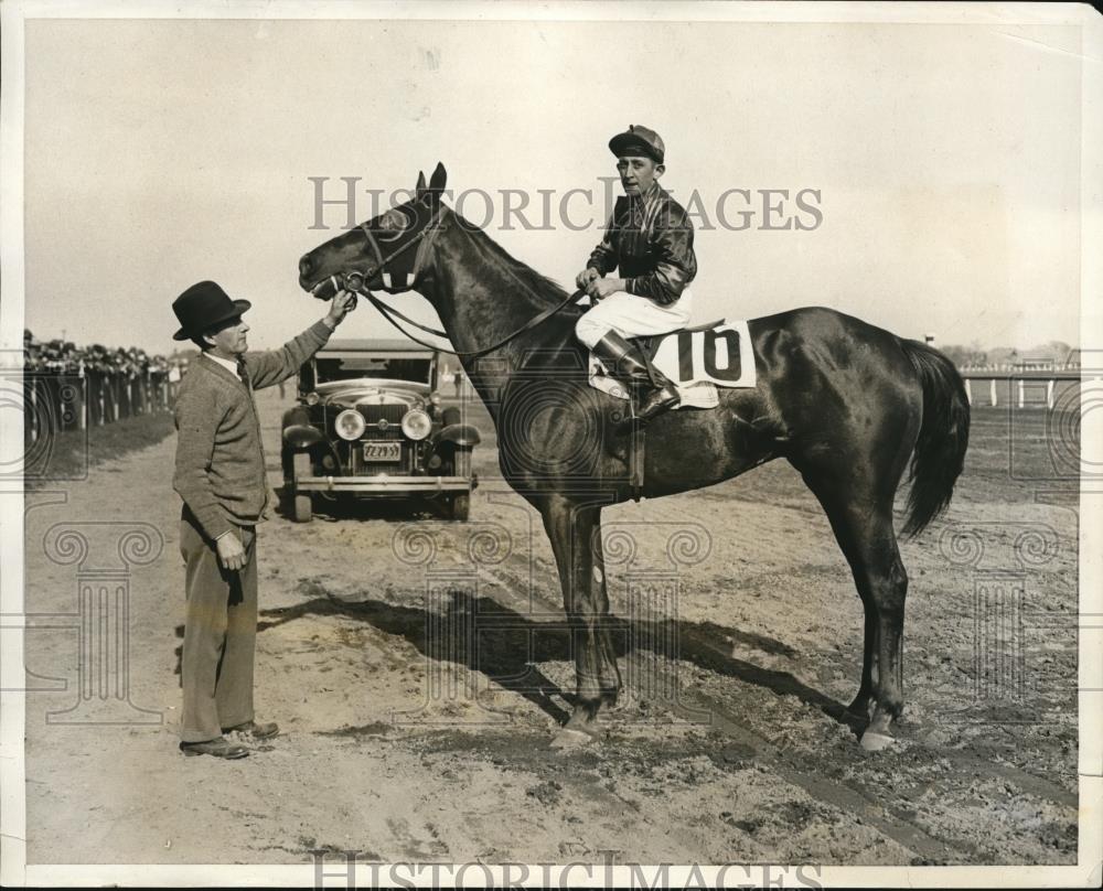 1931 Press Photo Protactor with Jockey Hebert wins Jamaica opening feature - Historic Images