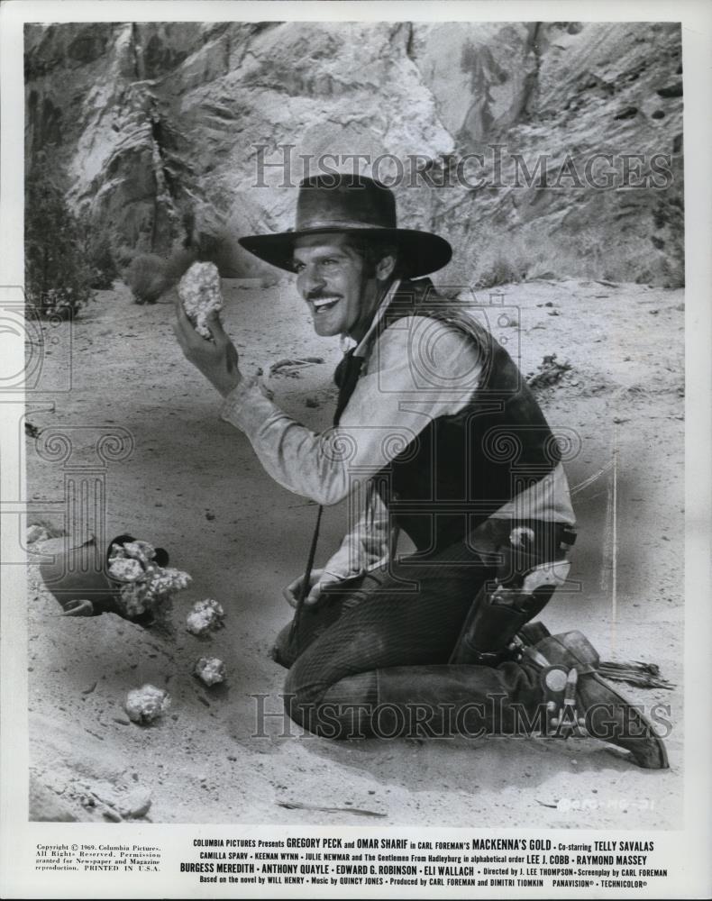 1969 Press Photo Omar Sharif in Mackenna's Gold - Historic Images