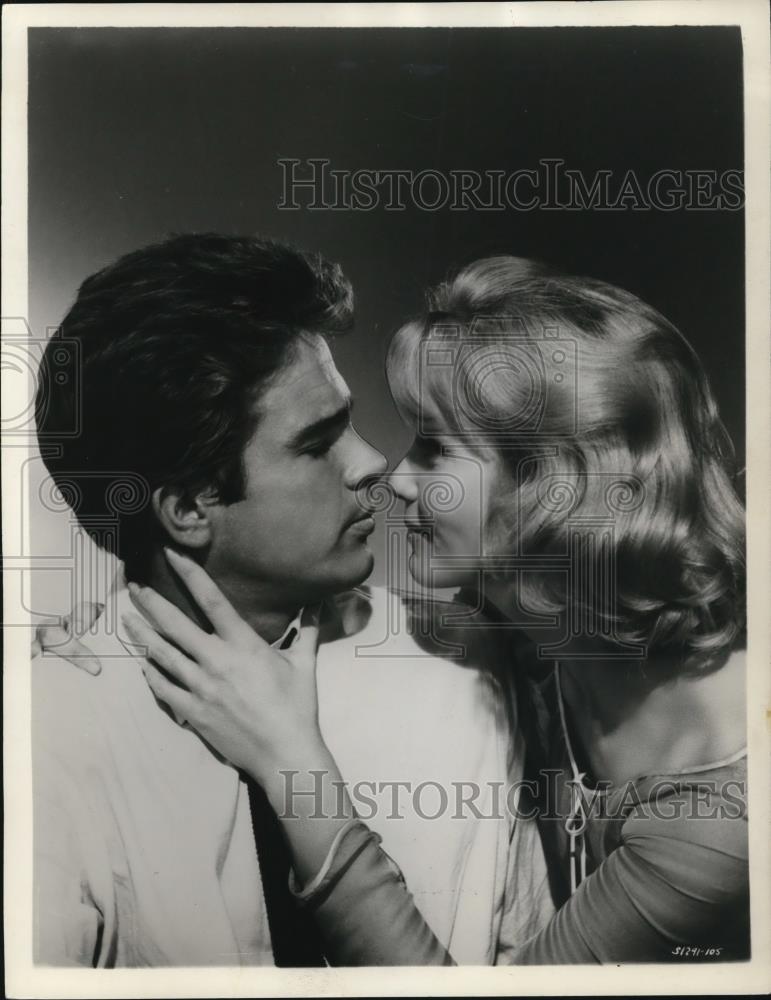 1962 Press Photo Warren Beatty &amp; Eva Maria Saint in All Fall Down - Historic Images