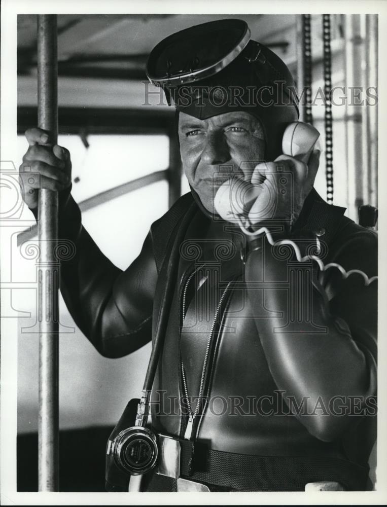 1973 Press Photo Frank Sinatra stars in Lady in Cement - Historic Images