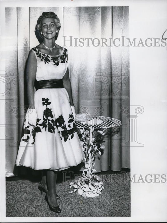 1953 Press Photo Mrs. James N. Sherwin - Historic Images