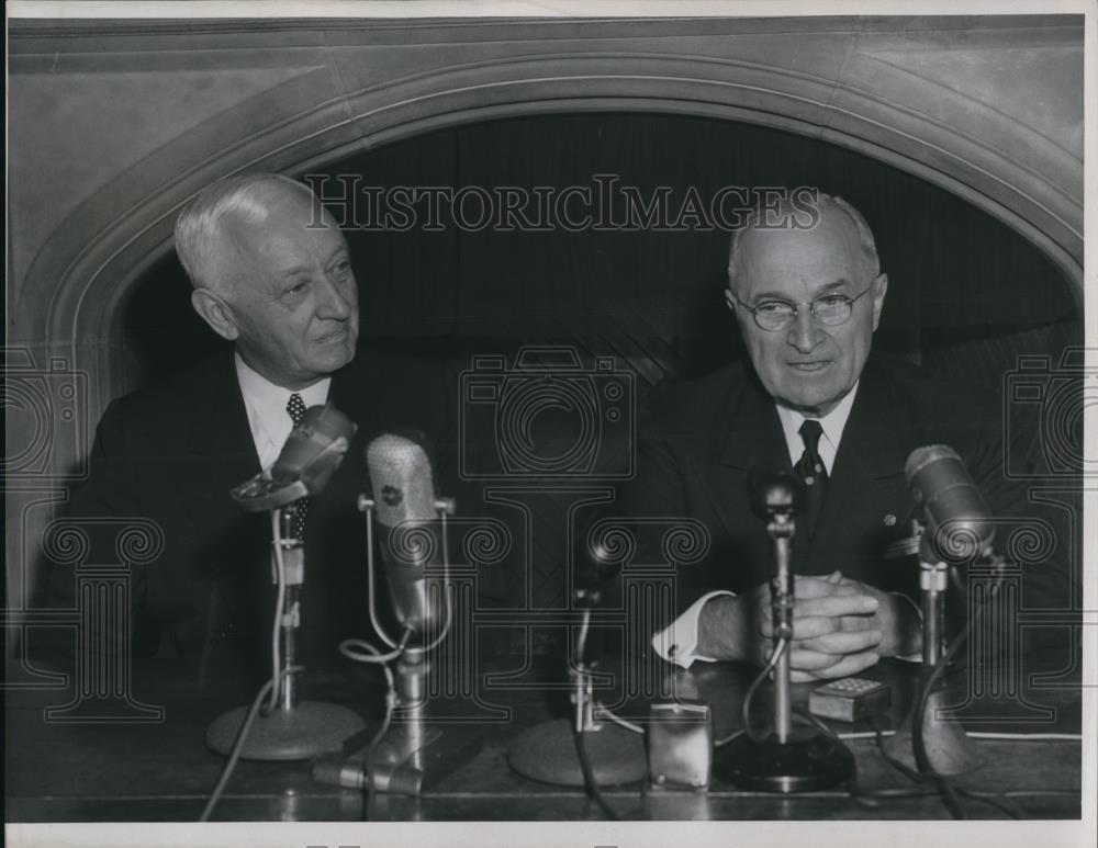 1955 Press Photo Cyrus Eaton and Harry Truman press conference Greenbrier Room - Historic Images