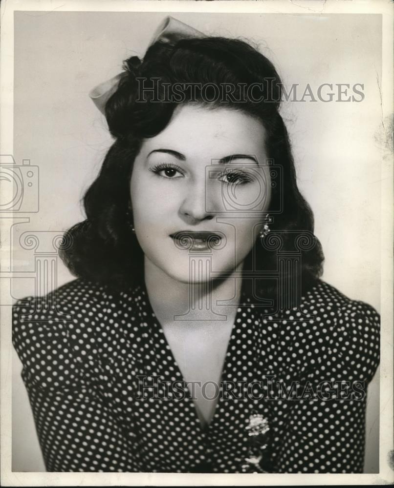 1942 Press Photo Lillian Sherman - Historic Images