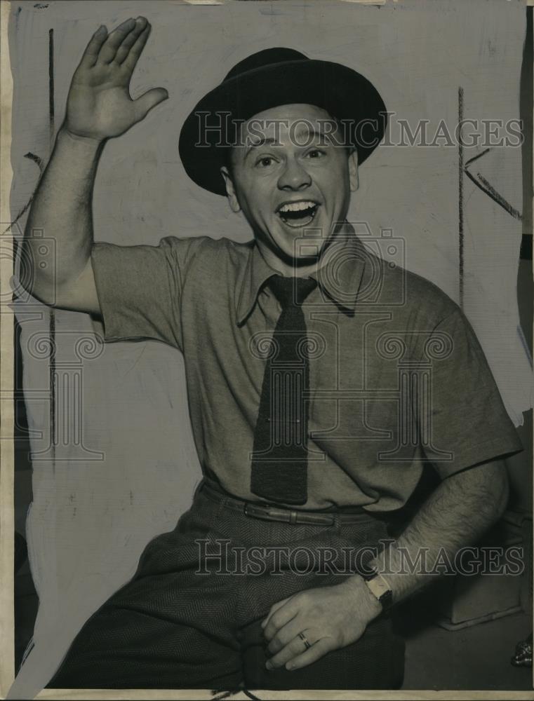 1946 Press Photo Actor Mickey Rooney - Historic Images