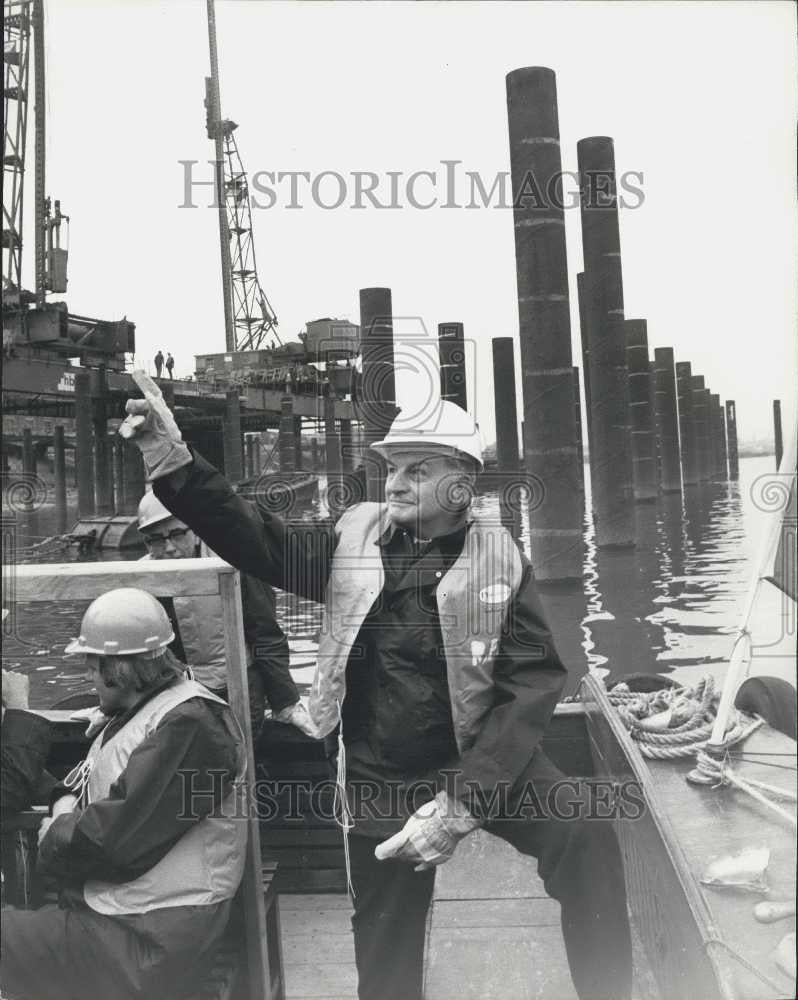 1974 Press Photo Sir Reg. Goodwin Leader of the Greater Longdon Council - Historic Images