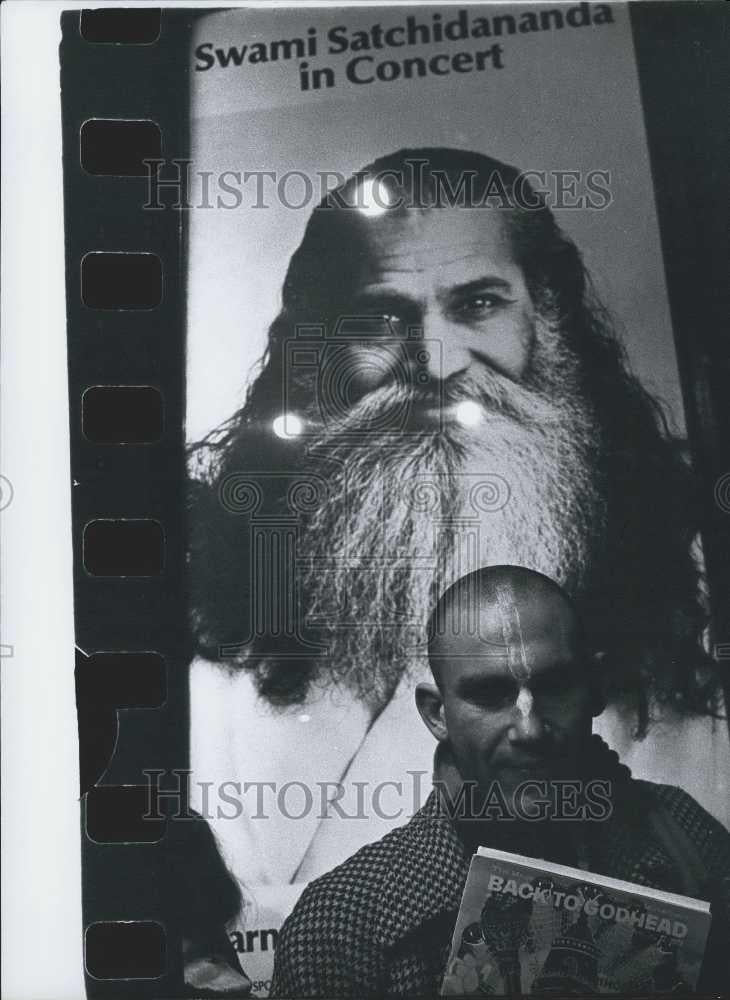 1969 Press Photo Swami Satchidananda, Carnegie Hall - Historic Images