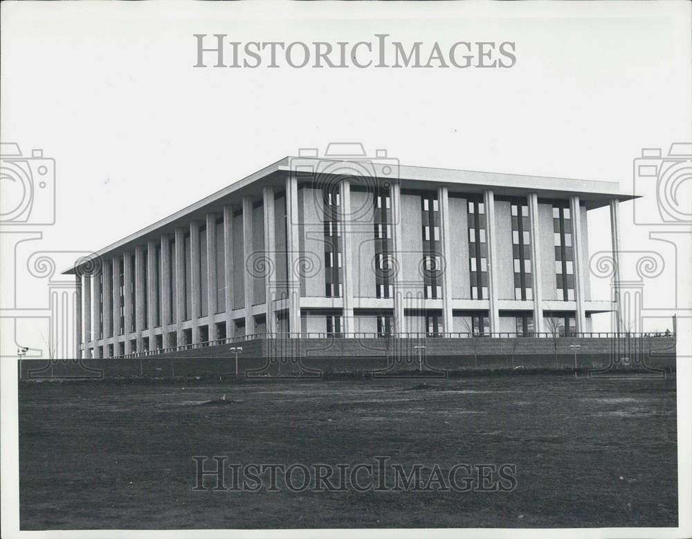 Press Photo Either New National Library in Canberra or the Melbourne Arts Centre - Historic Images