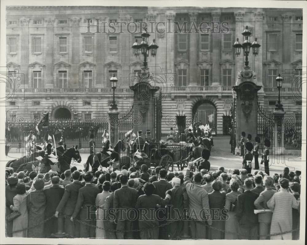 1955 Press Photo President of Portugal Arrives In London - Historic Images