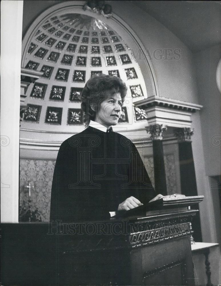 1973 Press Photo German Woman Paster Christa Grangel Preaching Church Ascension - Historic Images