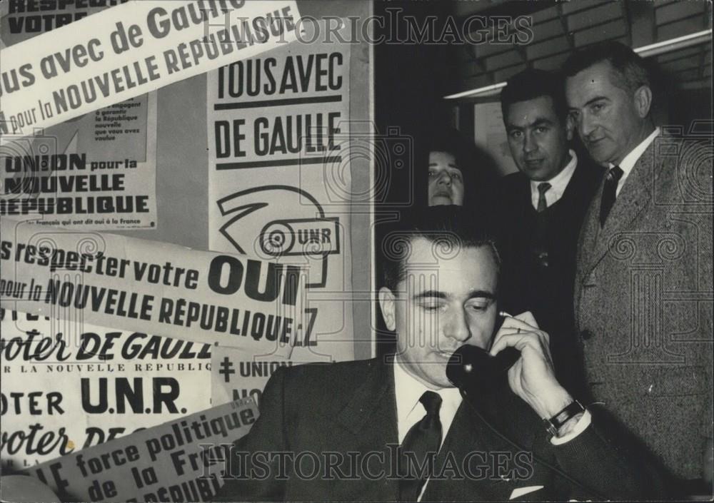 Press Photo Chabeu Delwar during election campaign in Paris - Historic Images