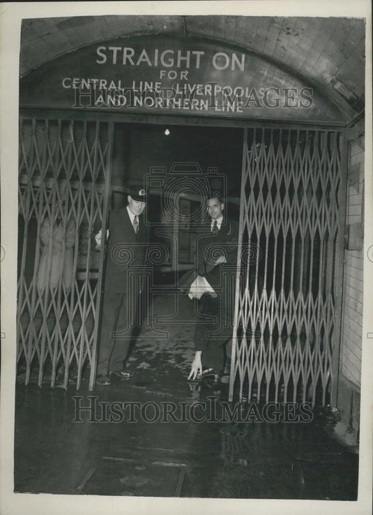 Press Photo Burst water main floodsBbank station - Historic Images