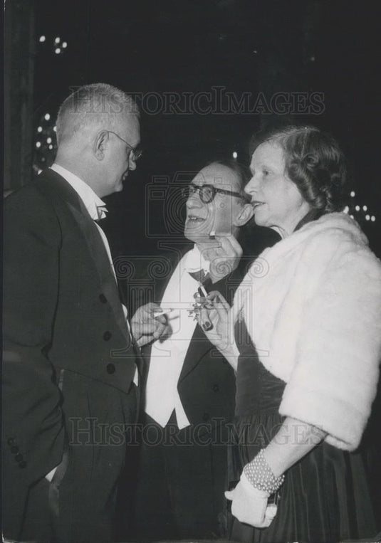 1953 Press Photo M.P A. Touchard ,author & art critic Robert Kemp & wife - Historic Images