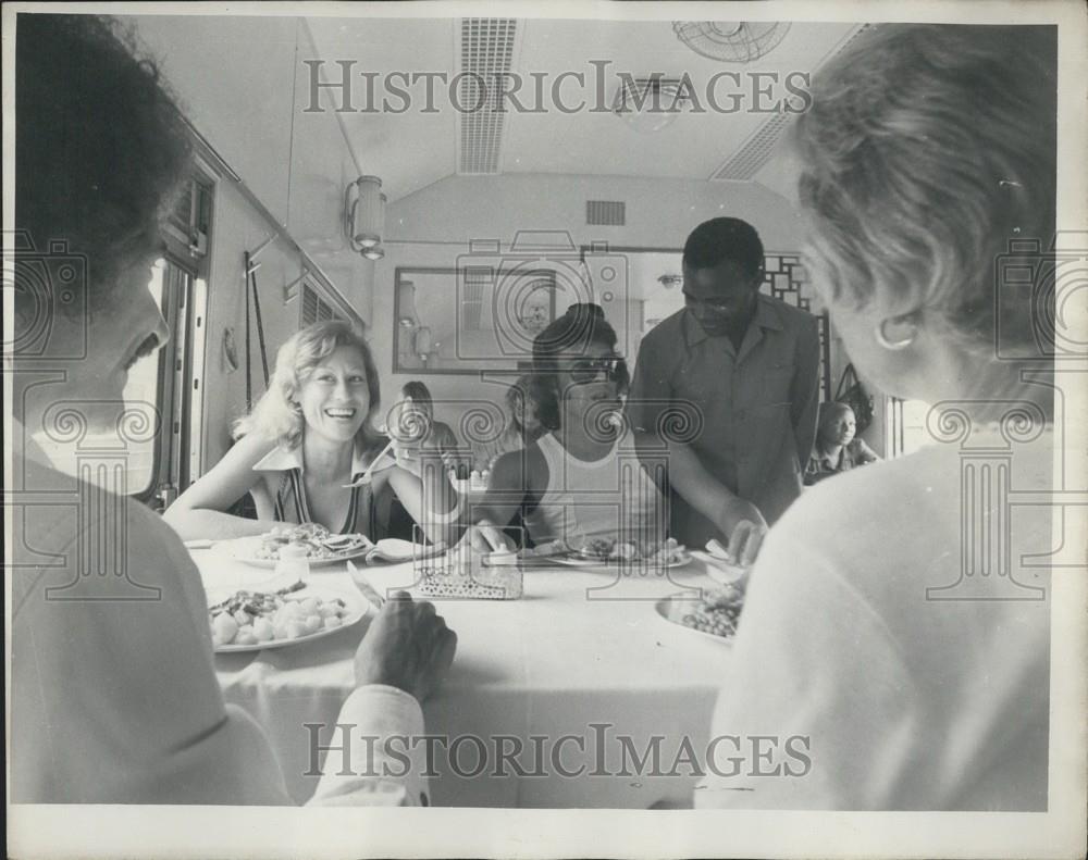 Press Photo Interior Dining Car Great Uhuru Railway - Historic Images