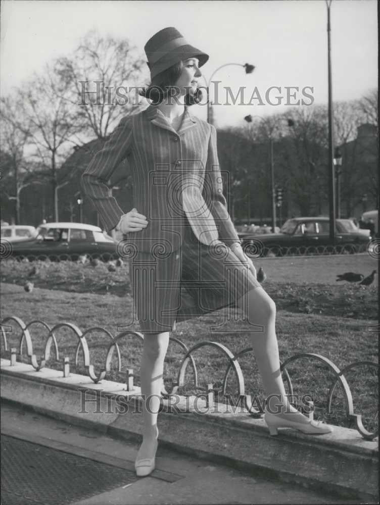 Press Photo Paris Fashions Carven Turquoise Blue Stripped Trousers Skirt - Historic Images