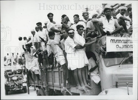 1959 Press Photo Police Open Fire on Demonstrators Society Killing 5 Kerala Sta - Historic Images