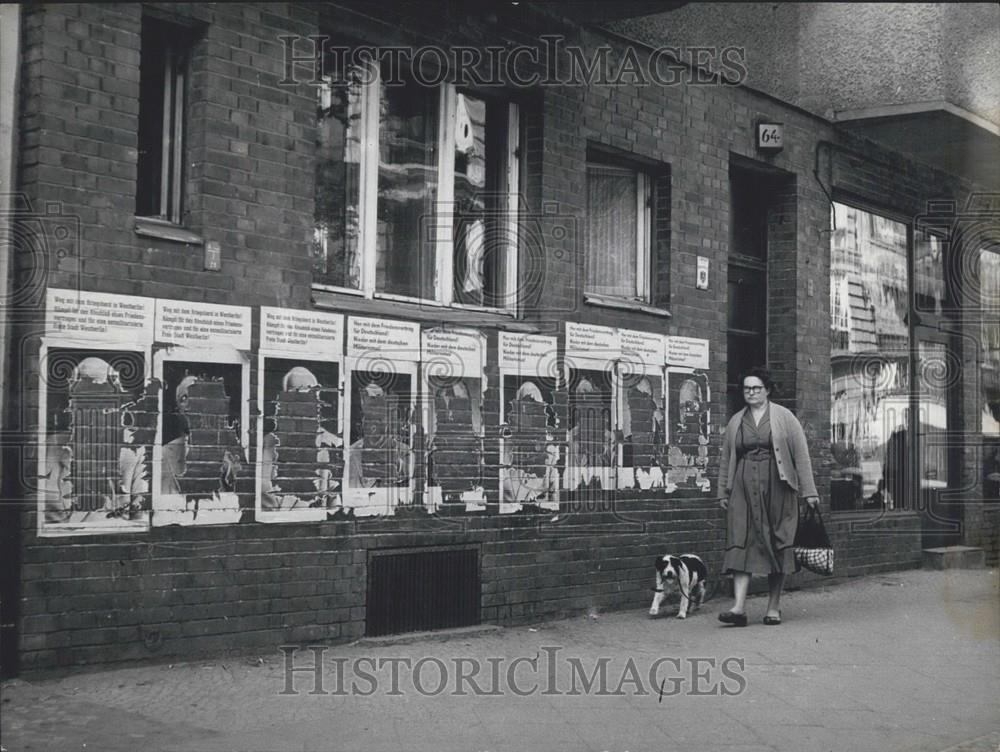 1959 Press Photo Posters of  Chruschtschew, Ullbricht and Gretewohl Vandalized - Historic Images