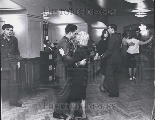 Press Photo Restaurant "Frankfurter Tor" East Berlin - Historic Images