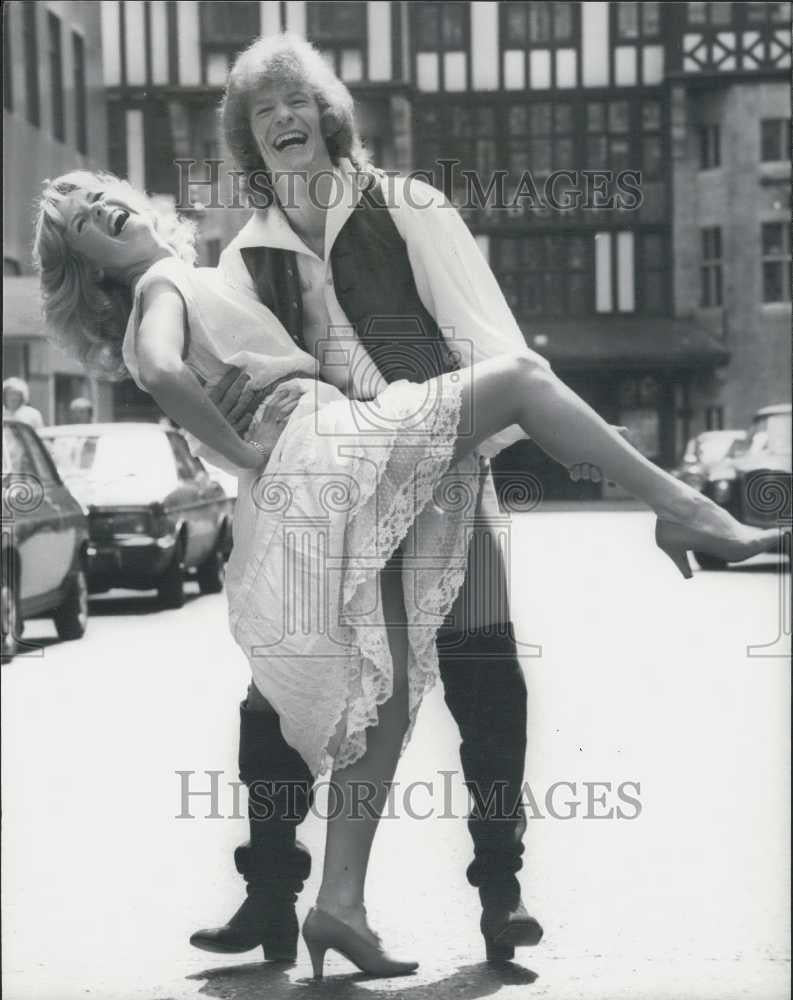 1980 Press Photo Jim Davidson Jacqueline Reddin Star Dick Whittington - Historic Images