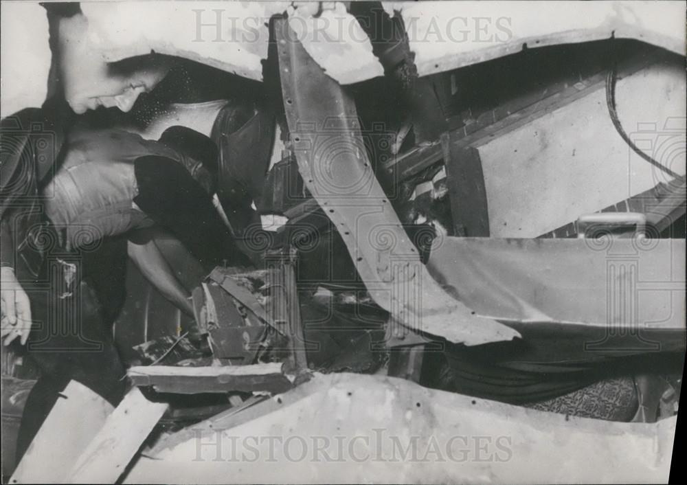 Press Photo Casablanca-Algiers Express Car Wreckage Bombing - Historic Images