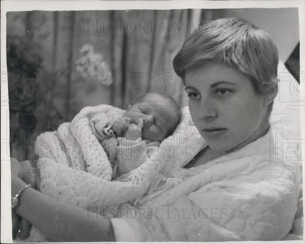 1959 Press Photo Actress Ethel Drew  and baby - Historic Images