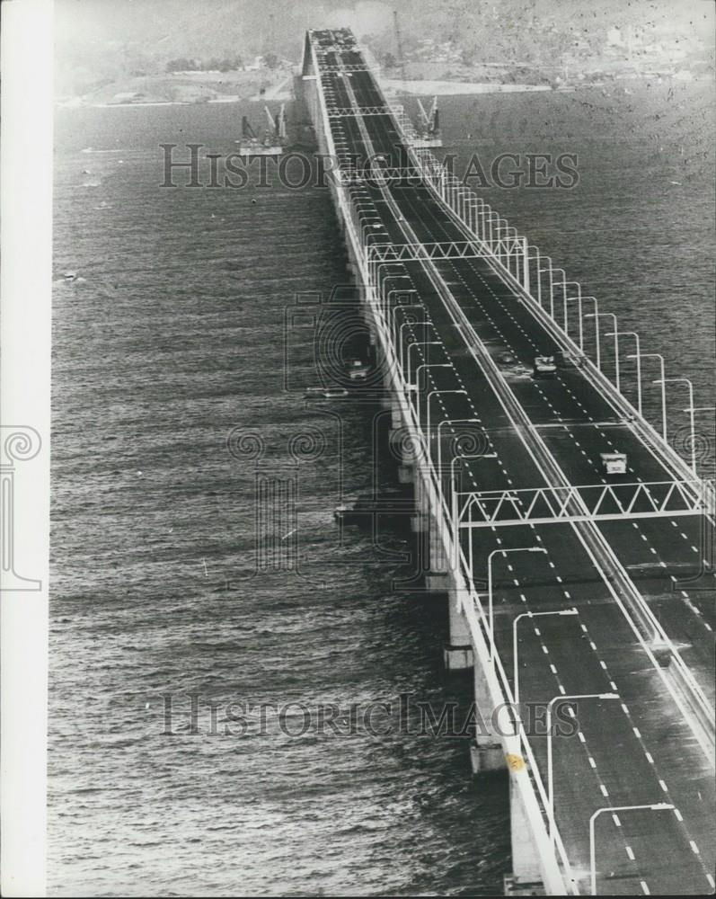 1974 Press Photo World&#39;s Fifth Largest Bridge Links Rio de Janeiro with Niteroi - Historic Images