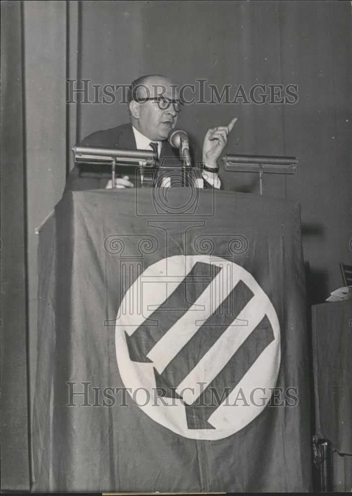 1958 Press Photo French Socialists Discuss &quot;Yes&quot; Or &quot;Nos: - Historic Images