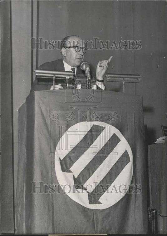 1958 Press Photo French Socialists Discuss "Yes" Or "Nos: - Historic Images