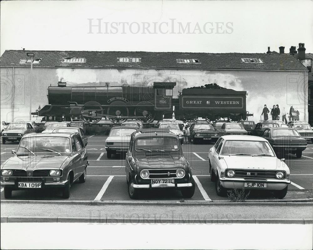 Press Photo Train Mural, Terraced Houses, Bury, Lancashire - Historic Images